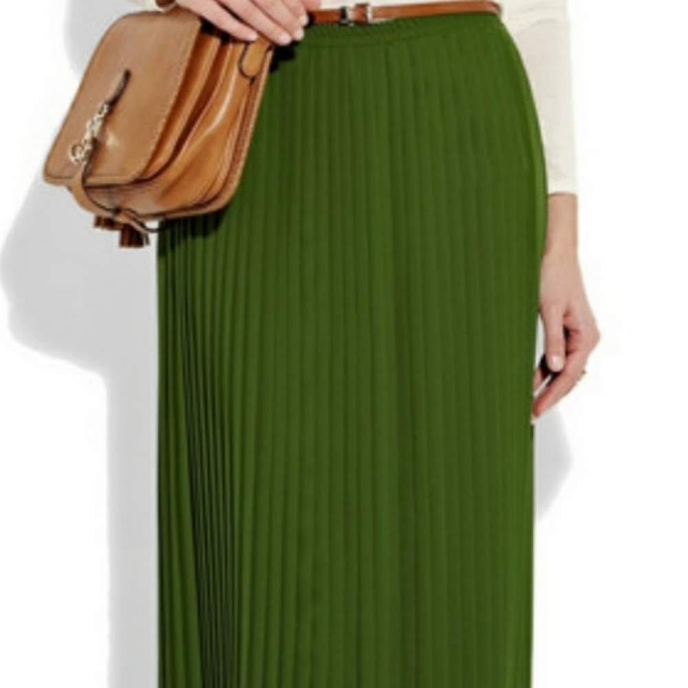 Michael Kors Maxi skirt size Medium in green.
